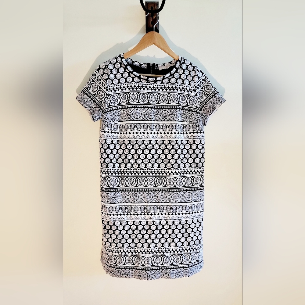 LOFT Casual Dress Black White Short Sleeve Exposed Zipper Shift Medium